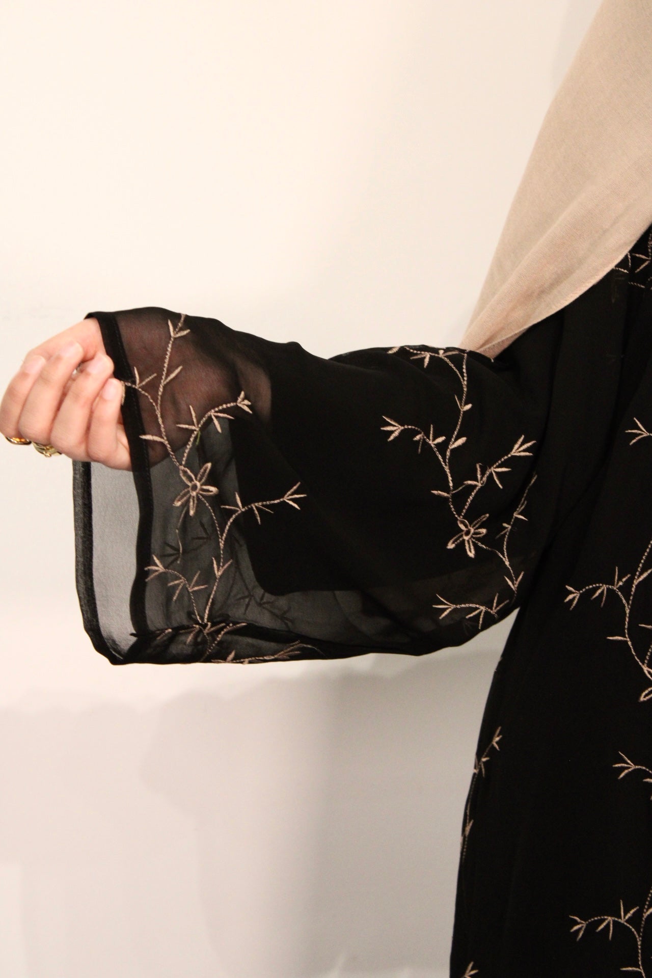 Ivy Embroidery Floral Abaya