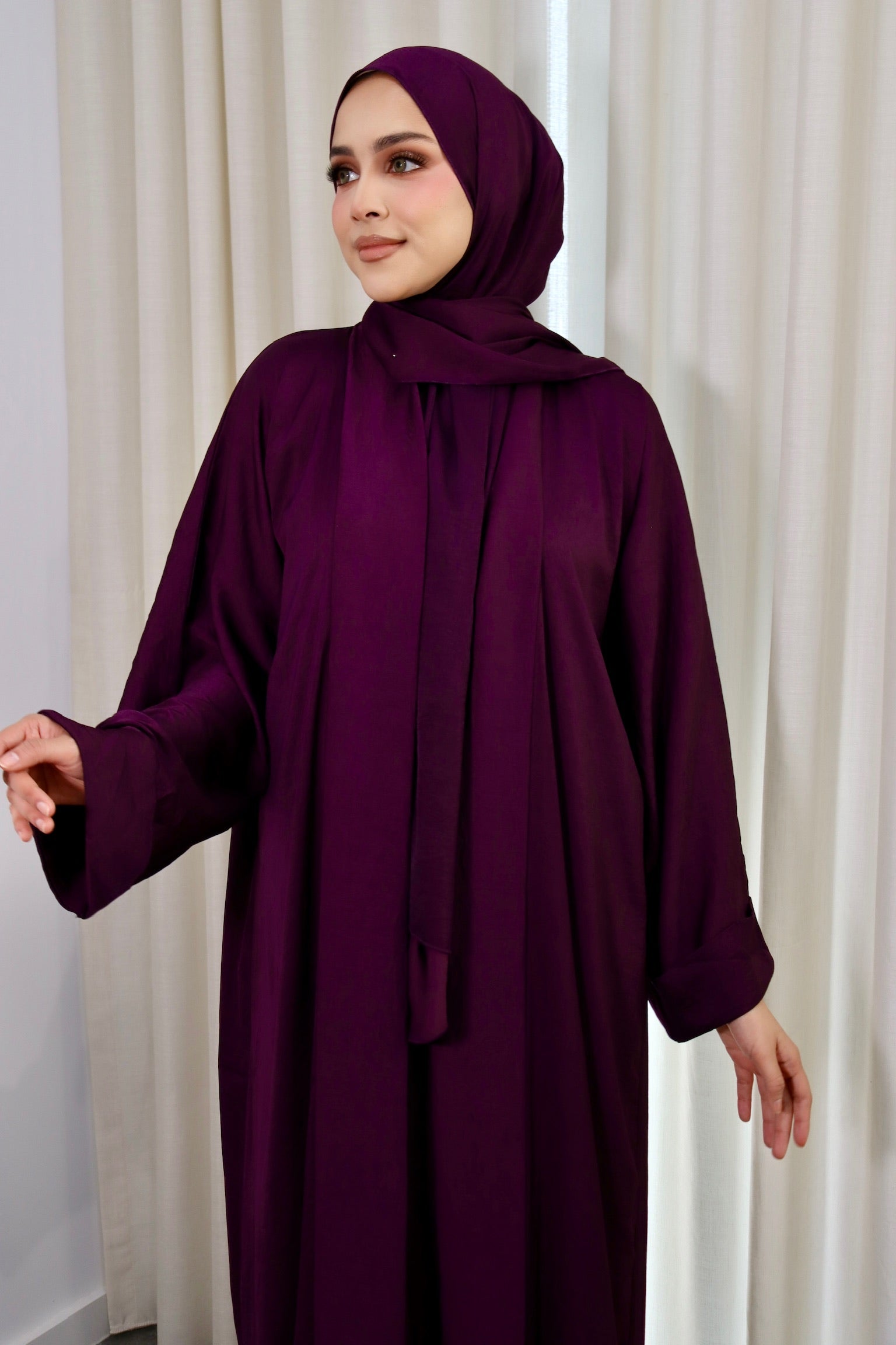 INAIA Luxe Abaya Set