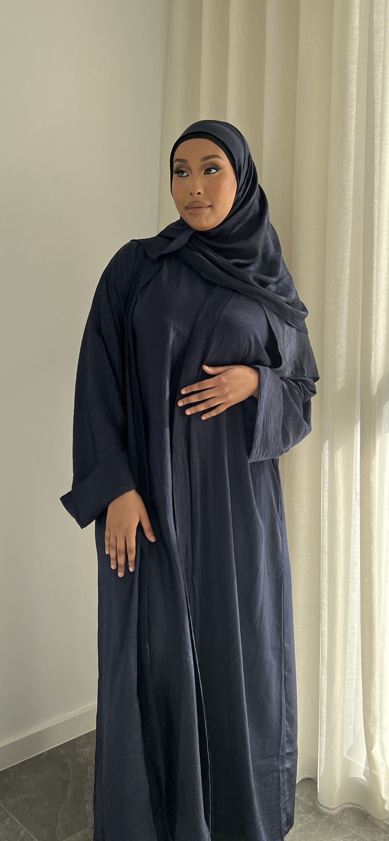 INAIA Luxe Abaya Set