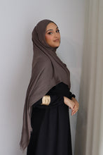 Load image into Gallery viewer, Crinkled Rayon Maxi Hijab
