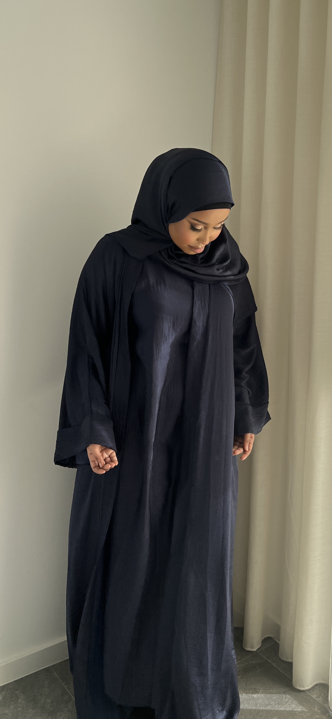 INAIA Luxe Abaya Set