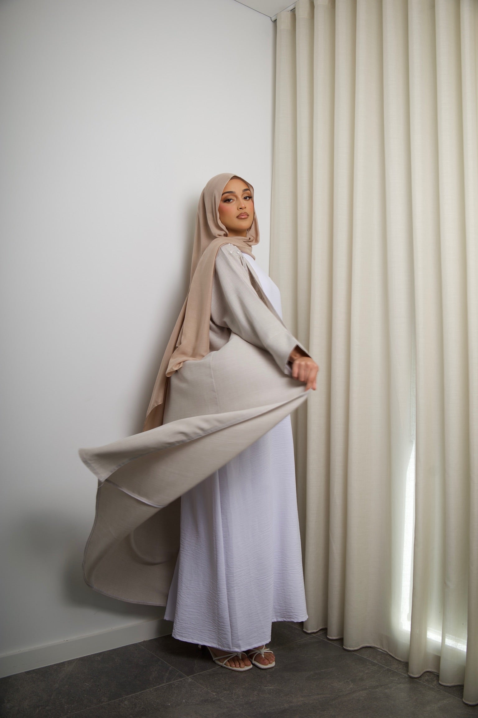 Kamila Linen Open Abaya