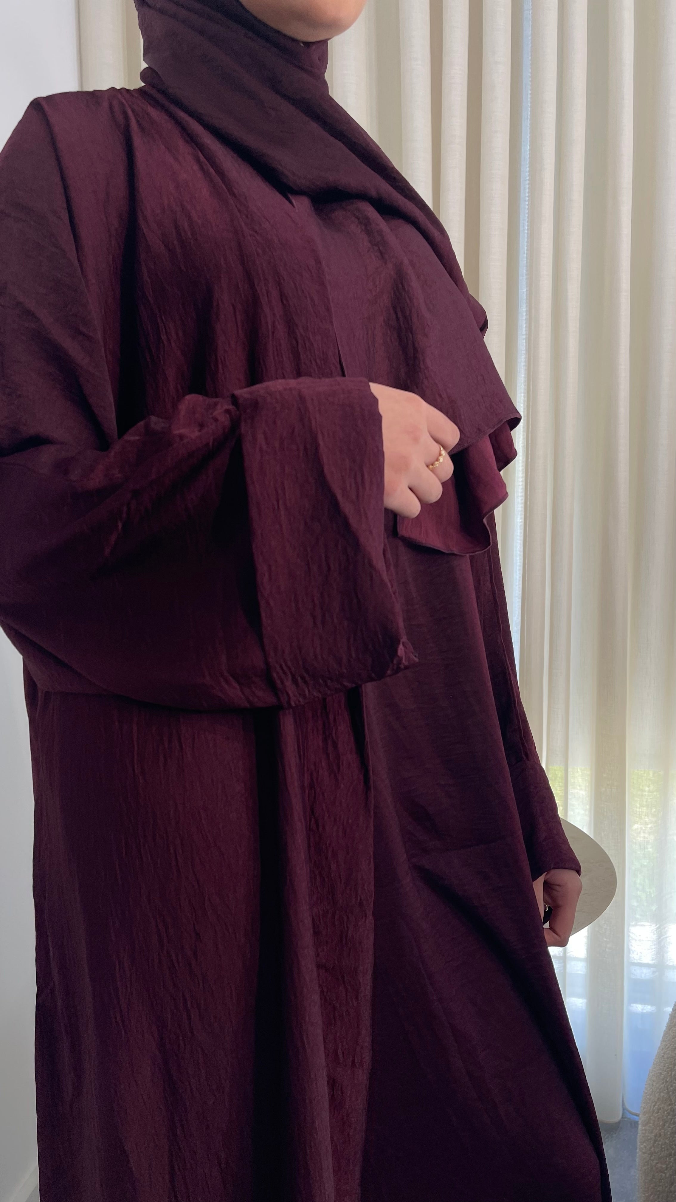 INAIA Luxe Abaya Set