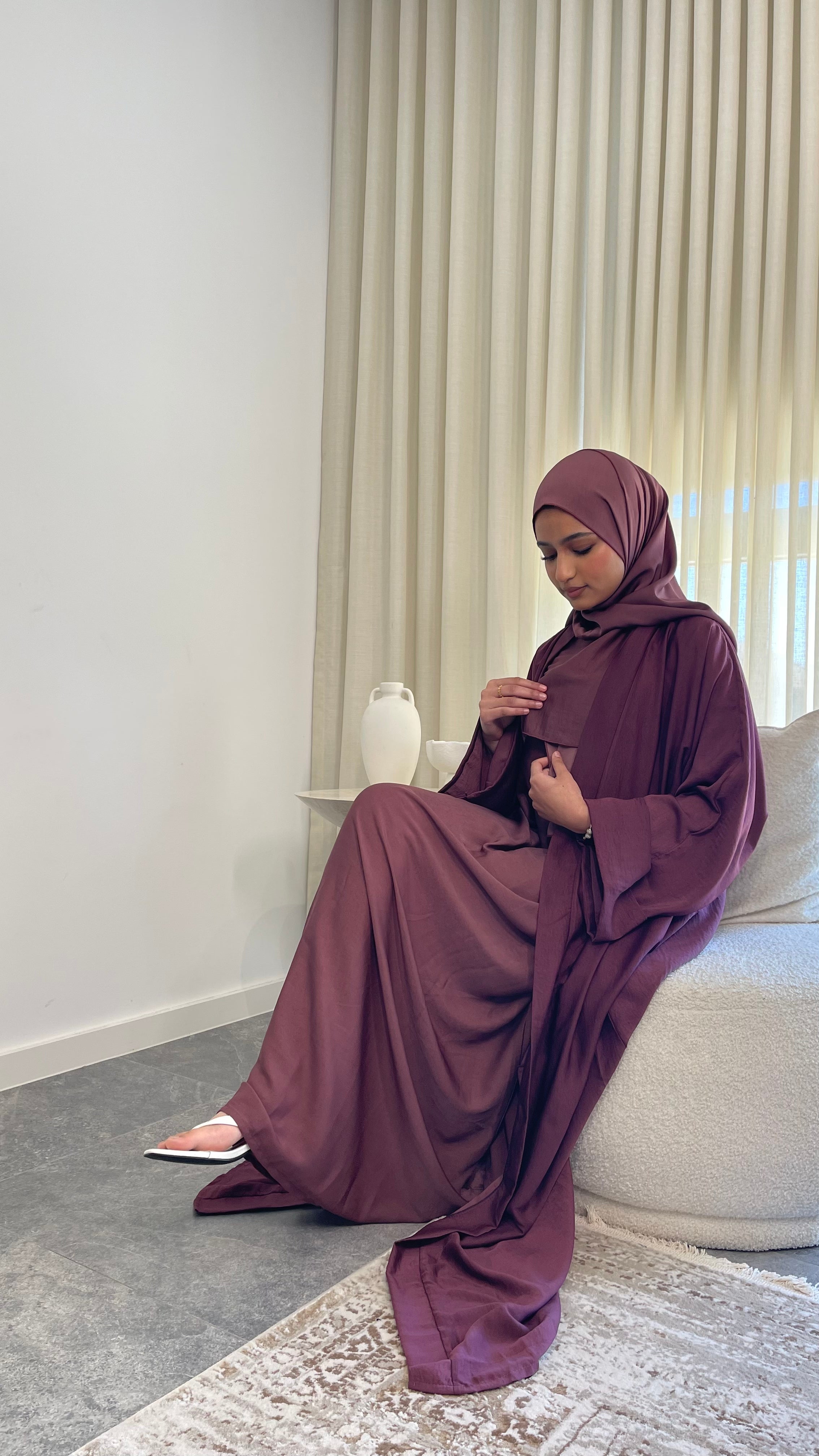 INAIA Luxe Abaya Set