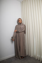 Load image into Gallery viewer, Tamara Linen Bow Abaya Set in Mocha
