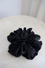 Load image into Gallery viewer, Velvet Soft Hair Scrunchies
