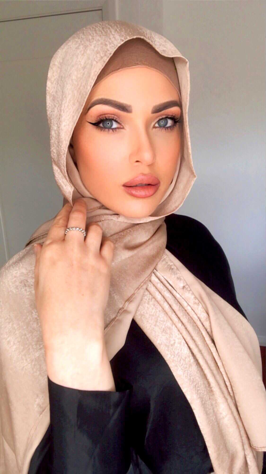 Velvet Glam Opaque Hijab